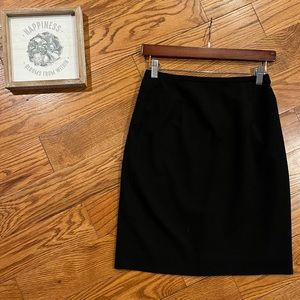 Ann Taylor 4P black skirt